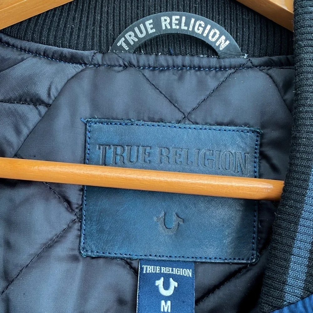 True Religion Men’s Bomber Varsity Jacket Quilted Nylon Navy Black Streetwear M